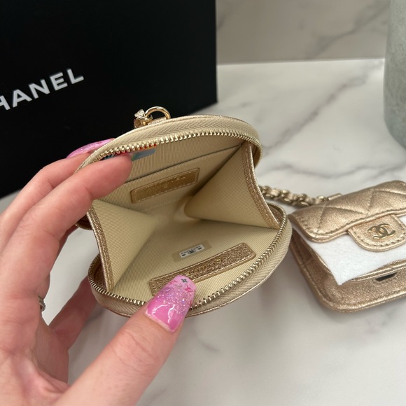 🔥NEW! RARE! CHANEL•Metallic Gold Pouch & AirPods Case - Picture 5 of 7